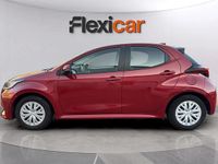 Usado Toyota Yaris Hybrid Active 116 CV (85 kW) 2023 Rojo Berlina