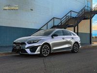 Usado Kia ProCeed GT-Line 160 CV (117 kW) 2022 Gris Familiar