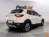 Usado Kia Stonic 120 CV (88 kW) 2021 Blanco SUV