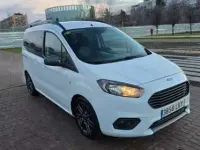 Usado Ford Tourneo Titanium 101 CV (74 kW) 2021 Blanco Van
