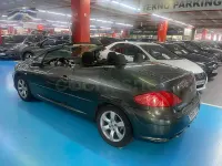 Usado Peugeot 307 CC 143 CV (105 kW) 2008 Gris / plata Descapotable