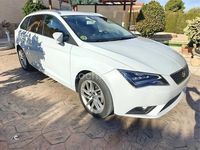 Usado Seat Leon ST Style 105 CV (77 kW) 2014 Blanco Familiar
