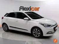 Begagnad Hyundai i20 84 HK (61 kW) 2017 Vit Sedan