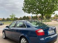 Usado Audi A4 130 CV (95 kW) 2002 Azul Berlina