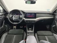 Usado Skoda Octavia Scout 4x4 150 CV (110 kW) 2022 Blanco Familiar