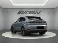 Usado Porsche Cayenne 519 CV (381 kW) 2024 Gris / plata SUV