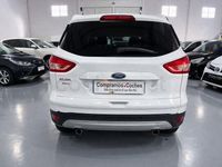 Usado Ford Kuga Titanium 150 HP (110 kW) 2016 Branco SUV