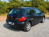 Usado Peugeot 307 90 CV (66 kW) 2007 Negro Berlina