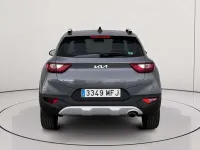 Usado Kia Stonic 120 CV (88 kW) 2023 Verde SUV