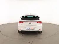 Usado Seat Leon Style 110 CV (80 kW) 2021 Blanco Berlina