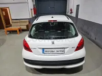Usado Peugeot 207 75 CV (55 kW) 2009 Blanco Berlina