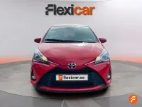 Usado Toyota Yaris Active 69 CV (50 kW) 2018 Rojo