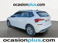 Usado Skoda Kamiq Ambition 110 CV (80 kW) 2021 Blanco SUV