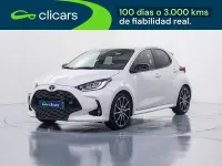 Käytetty Toyota Yaris Hybrid Sport 75 HP (55 kW) 2023 Valkoinen Sedan