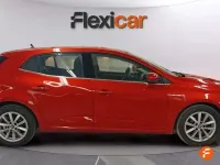 Usado Renault Mégane Zen 132 CV (97 kW) 2017 Rojo Utilitario