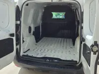Usado Dacia Dokker Essentiel 100 HP (73 kW) 2019 Branco Monovolume