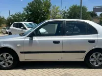 Usado Hyundai Accent GLS 84 CV (61 kW) 2004 Gris Utilitario