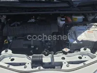 Usado Toyota Yaris Hybrid Active 100 CV (73 kW) 2018 Blanco Berlina