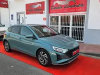 Usado Hyundai i20 84 CV (61 kW) 2024 Verde Utilitario