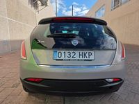 Usado Lancia Delta Gold 105 CV (77 kW) 2012 Beige Utilitario