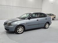 Usado Seat Cordoba Reference 100 CV (73 kW) 2005 Gris / plata Berlina