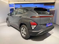 Usado Hyundai Kona 120 CV (88 kW) 2023 Gris / plata SUV