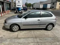 Usado Seat Ibiza Fresh 75 CV (55 kW) 2004 Gris / plata Utilitario
