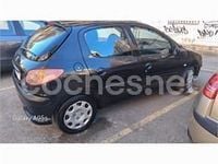 Usado Peugeot 206 70 CV (51 kW) 2005 Negro Berlina