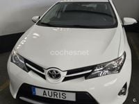 Używany Toyota Auris Live 90 KM (66 kW) 2013 Biały Sedan/Limuzyna