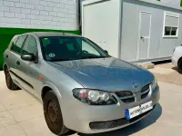 Usado Nissan Almera Visia 98 CV (72 kW) 2005 Gris / plata Berlina