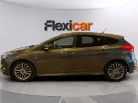 Usado Ford Focus ST-Line 120 CV (88 kW) 2018 Gris Berlina
