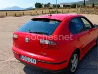Usado Seat Leon Stella 110 CV (80 kW) 2004 Rojo Utilitario