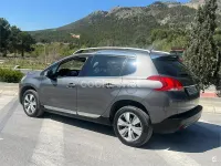 Usado Peugeot 2008 Allure 110 CV (80 kW) 2015 Gris / plata SUV
