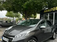 Usado Peugeot 208 Signature Sky 82 CV (60 kW) 2019 Gris / plata Utilitario