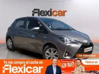 Usado Toyota Yaris Active 100 CV (73 kW) 2020 Gris