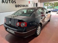 Usado VW Passat Highline 140 CV (102 kW) 2008 Gris Berlina
