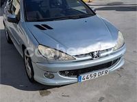 Usado Peugeot 206 90 CV (66 kW) 2005 Gris / plata Berlina