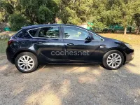 Usado Opel Astra Excellence 125 CV (91 kW) 2012 Negro Berlina
