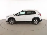 Usado Peugeot 2008 Allure 130 CV (95 kW) 2019 Blanco SUV