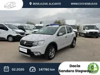 Usado Dacia Sandero Comfort 90 CV (66 kW) 2020 Gris / plata Berlina