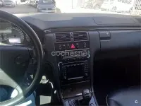 Usado Mercedes E270 Avantgarde 170 CV (125 kW) 2000 Gris / plata Berlina