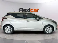 Usado Nissan Micra Acenta 92 CV (67 kW) 2022 Gris Utilitario