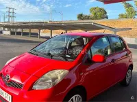 Usado Toyota Yaris Active 69 CV (50 kW) 2010 Rojo Utilitario
