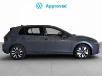 Usado VW Golf VIII Life 116 CV (85 kW) 2024 Gris / plata Berlina