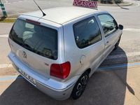 Usado VW Polo Trendline 75 CV (55 kW) 2001 Gris / plata Berlina