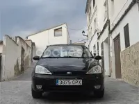 Usado Ford Focus Trend 100 CV (73 kW) 2003 Negro Berlina