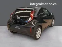Usado Toyota Aygo X Play 72 CV (52 kW) 2025 Negro SUV