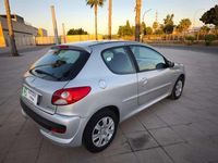Usado Peugeot 206+ 60 CV (44 kW) 2010 Gris Utilitario