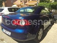 Usado VW Eos 140 CV (102 kW) 2006 Azul Descapotable