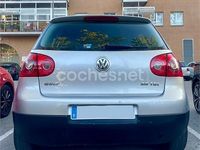 Usado VW Golf IV Highline 140 CV (102 kW) 2004 Gris / plata Berlina